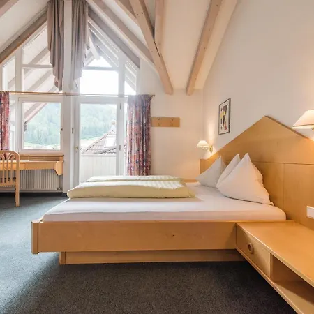 Fronza - Your Hike & Mountain Hotel Lutago