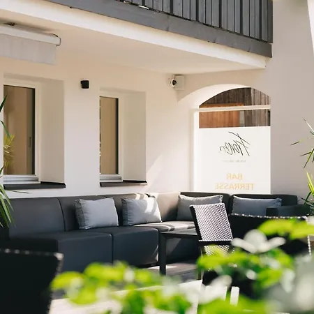 Hotel Fronza - Your Hike & Mountain Lutago