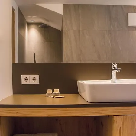 Fronza - Your Hike & Mountain Hotel