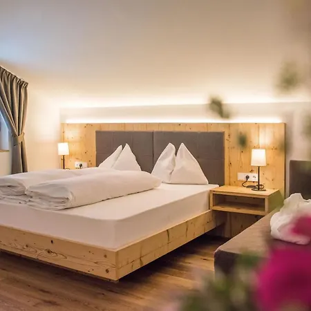 Fronza - Your Hike & Mountain Hotel