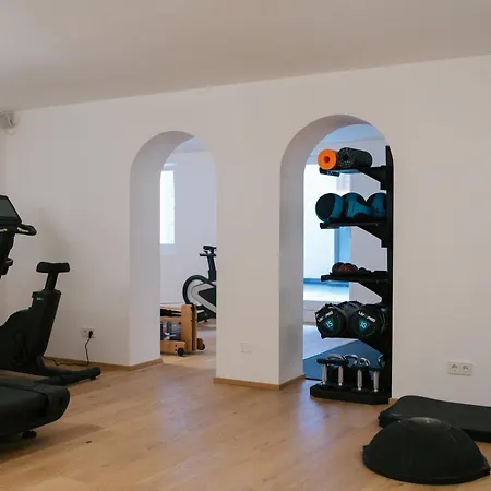 Fronza - Your Hike & Mountain Lutago